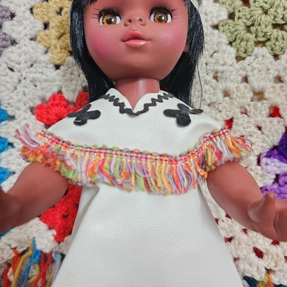 Vintage Regal Native American Doll Faux Doeskin Outfit Fringed Edges Sleepy Eyes - Picture 4 of 11